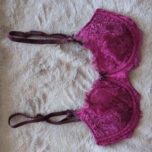 NWOT VICTORIA'S SECRET BRA 32D